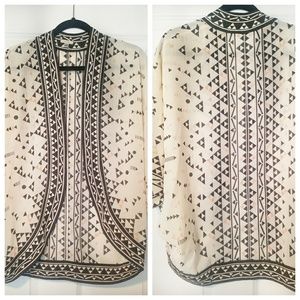 Geometric Print Circle Shrug